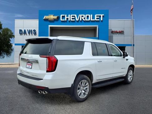 Used 2023 GMC Yukon XL Denali w/ Max Trailering Package AWD/4WD image 3