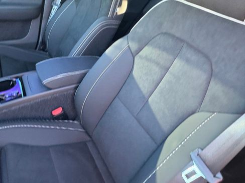 New 2026 Volvo XC40 B5 Ultra w/ Protection Package Premier image 19