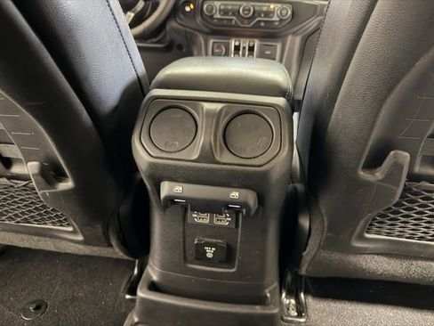 Used 2022 Jeep Wrangler Unlimited Rubicon 4xe w/ Cold Weather Group AWD/4WD image 32