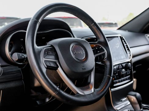 Used 2022 Jeep Grand Cherokee Laredo X RWD image 19