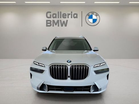 Used 2026 BMW X7 xDrive40i w/ Premium Package image 5