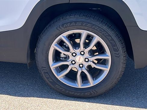 Certified 2023 GMC Terrain SLT image 5