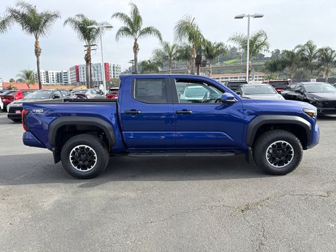 New 2025 Toyota Tacoma TRD Off-Road image 6