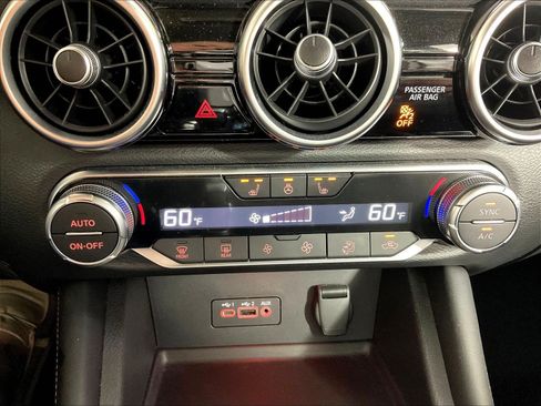 Used 2023 Nissan Sentra SR w/ SR Premium Package FWD image 36