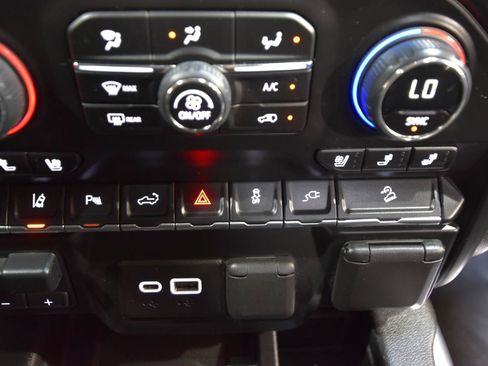 Used 2023 Chevrolet Silverado 3500 High Country w/ Z71 Off-Road Package AWD/4WD image 40