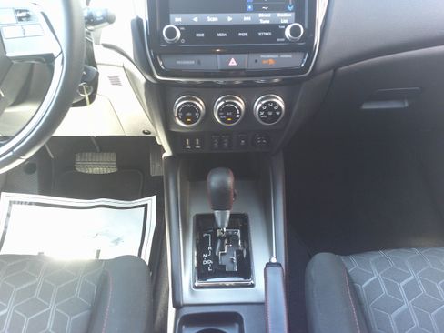 Used 2025 Mitsubishi Outlander Sport AWD image 20