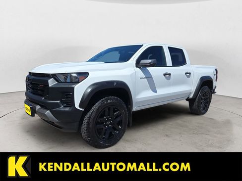 Used 2025 Chevrolet Colorado Trail Boss AWD/4WD image 1