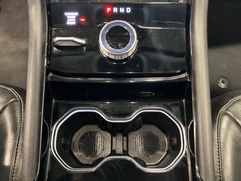 Used 2023 Jeep Grand Cherokee Limited w/ Luxury Tech Group II image 17