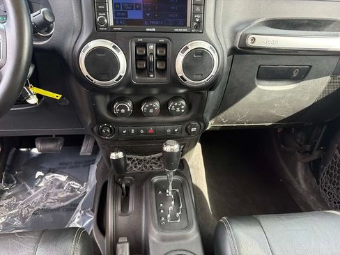 Used 2012 Jeep Wrangler Unlimited Sahara w/ Connectivity Group AWD/4WD image 24