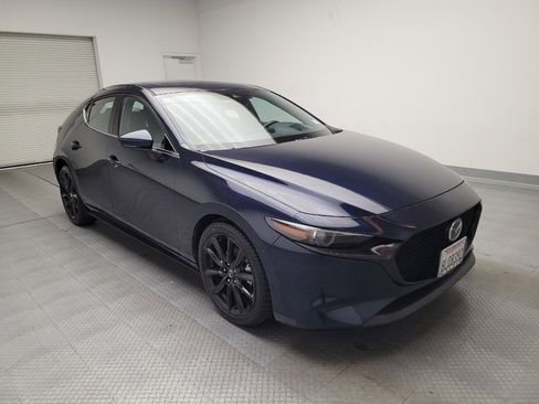 Used 2019 MAZDA MAZDA3 Hatchback w/ Premium Package image 13