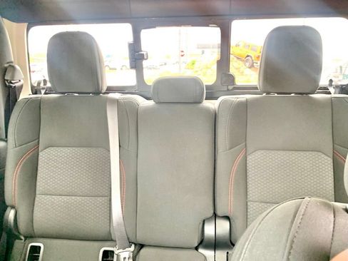 Used 2020 Jeep Gladiator Rubicon AWD/4WD image 37