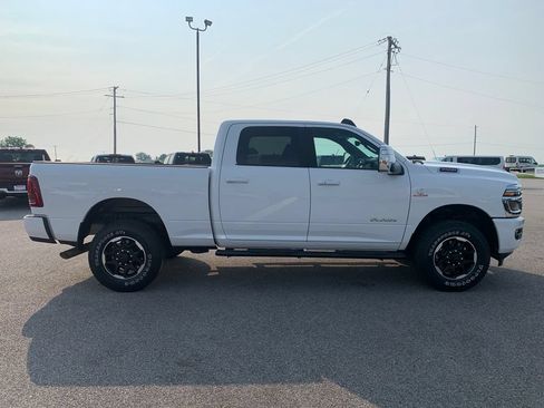 Used 2026 RAM 2500 Laramie AWD/4WD image 11