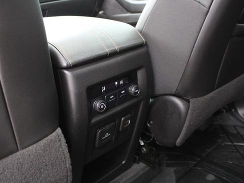 Used 2021 Chevrolet Traverse RS AWD/4WD image 24