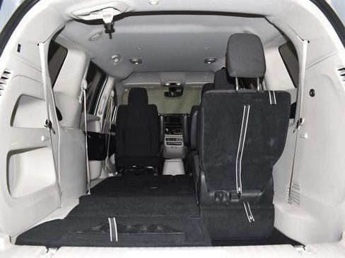 Used 2023 Chrysler Voyager LX FWD image 32