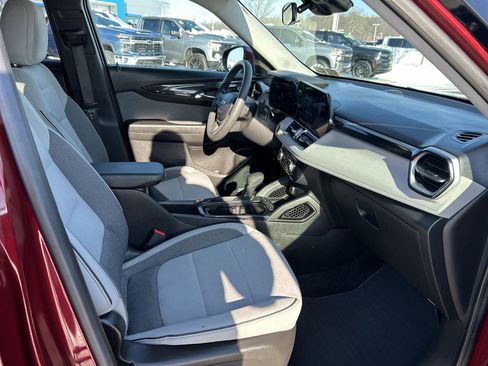 Used 2024 Chevrolet TrailBlazer LT image 12