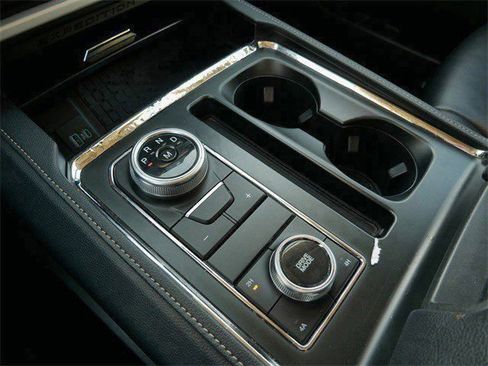 Used 2024 Ford Expedition Max XLT image 22