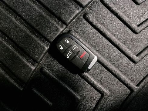 Used 2018 Jeep Grand Cherokee High Altitude AWD/4WD image 32