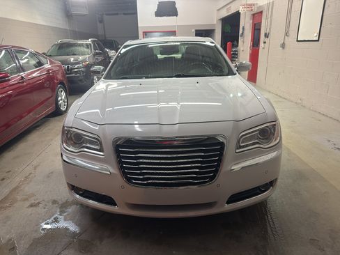 Used 2014 Chrysler 300 C w/ Harman/Kardon Audio Group AWD/4WD image 2