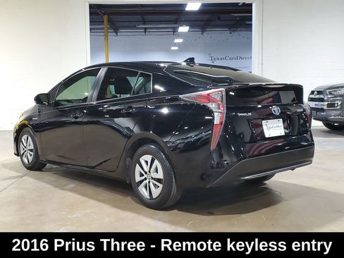 Used 2016 Toyota Prius Three image 12