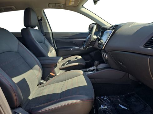 Used 2022 Mitsubishi Outlander Sport SE FWD image 17