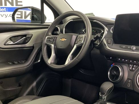 Used 2025 Chevrolet Blazer LT FWD image 14