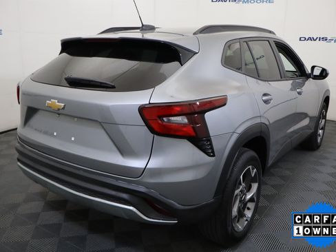 Used 2026 Chevrolet Trax LT FWD image 6