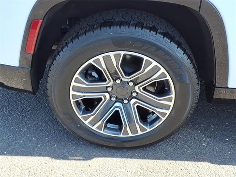 Used 2024 Jeep Wagoneer Series II image 9