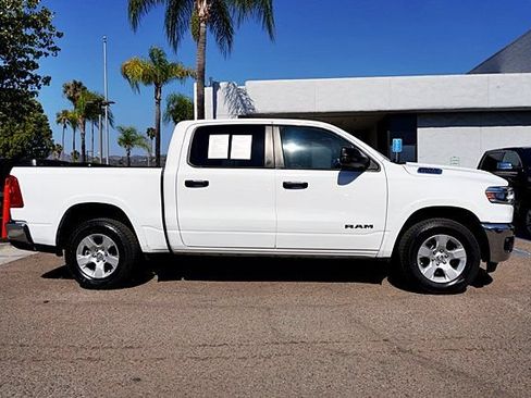 Used 2025 RAM 1500 Big Horn AWD/4WD image 7