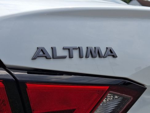 Certified 2024 Nissan Altima 2.5 SV w/ SV Premium Package FWD image 31