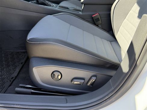 New 2026 Volkswagen Jetta SE image 13