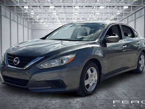 Used 2018 Nissan Altima 2.5 S w/ S Convenience Package image 1