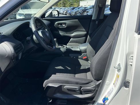 Certified 2025 Honda HR-V LX image 4
