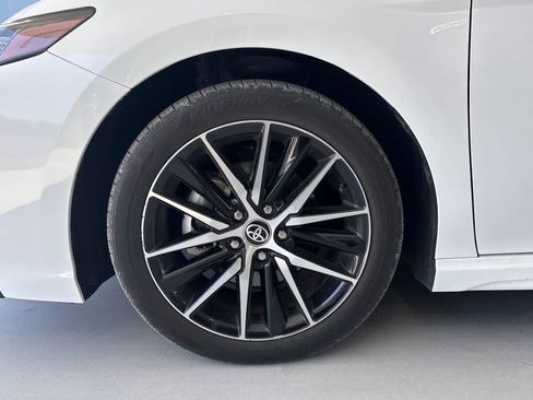 Used 2024 Toyota Camry SE FWD image 12