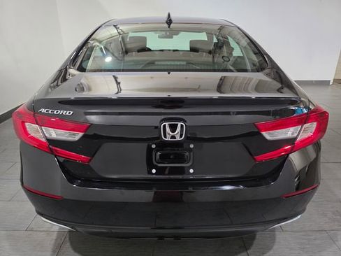 Used 2018 Honda Accord EX image 4