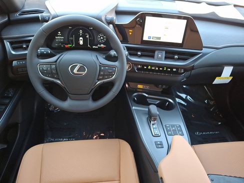 New 2026 Lexus UX 300h AWD image 7