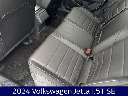 Used 2024 Volkswagen Jetta SE w/ Panoramic Sunroof Package image 15