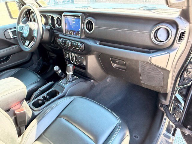 Used 2023 Jeep Wrangler Unlimited Sahara AWD/4WD image 14