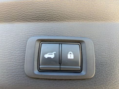 Used 2024 Mitsubishi Outlander SE image 35