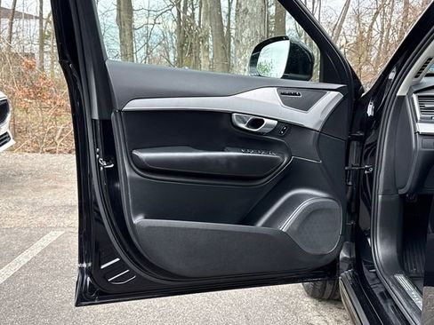 Used 2024 Volvo XC90 B5 Core w/ Climate Package image 9