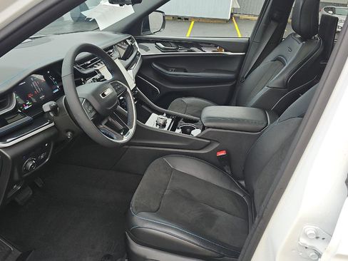 Used 2023 Jeep Grand Cherokee Trailhawk w/ Advanced Protech Group II image 7