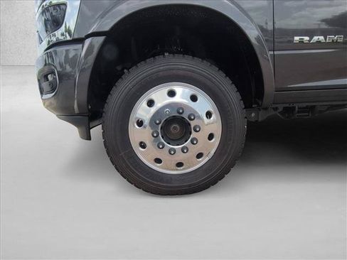 New 2026 RAM 4500 4x4 Crew Cab DRW w/ Laramie Trim Package image 10