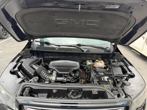 Used 2017 GMC Acadia SLT AWD/4WD image 31