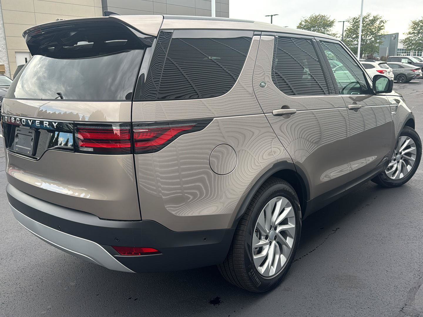 New 2026 Land Rover Discovery S AWD/4WD image 5