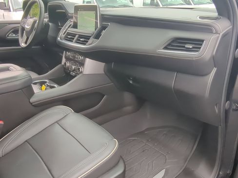 Used 2023 GMC Yukon XL SLT w/ SLT Luxury Package RWD image 30