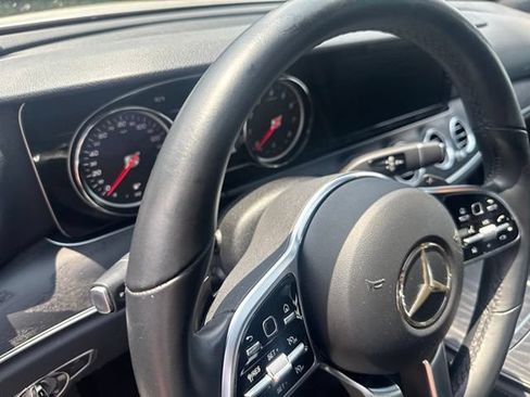 Used 2019 Mercedes-Benz E 300 4MATIC image 11