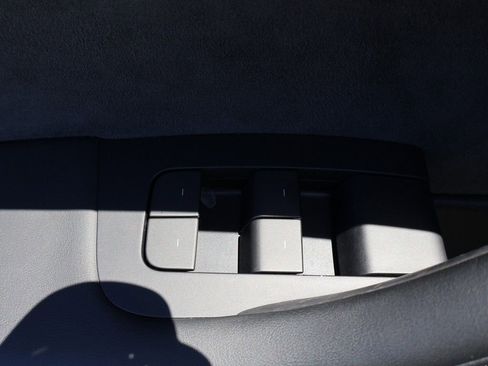 Used 2024 Tesla Model Y Long Range image 39