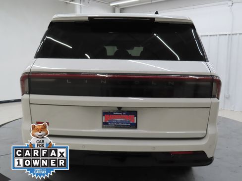 Used 2025 Lincoln Navigator L Reserve w/ Jet Appearance Package image 4