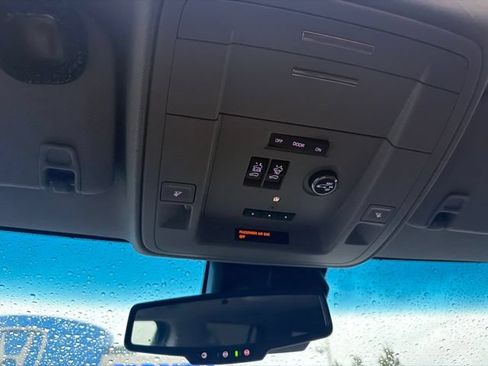 Used 2019 Chevrolet Tahoe Premier w/ Premier Plus Edition AWD/4WD image 16