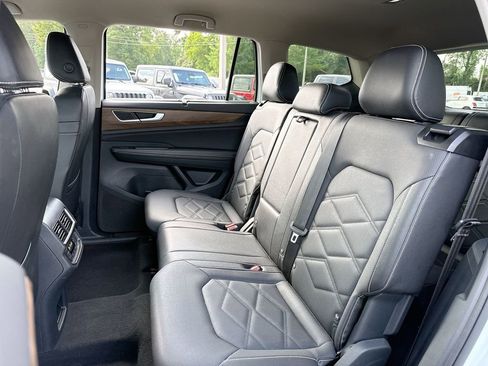 Used 2025 Volkswagen Atlas SE FWD image 23