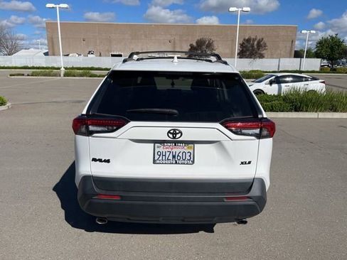 Used 2023 Toyota RAV4 XLE w/ Convenience Package image 6